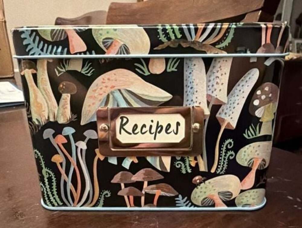 C.R. Gibson Forage Mushroom Metal Recipe Box with Recipe Cards & Dividers